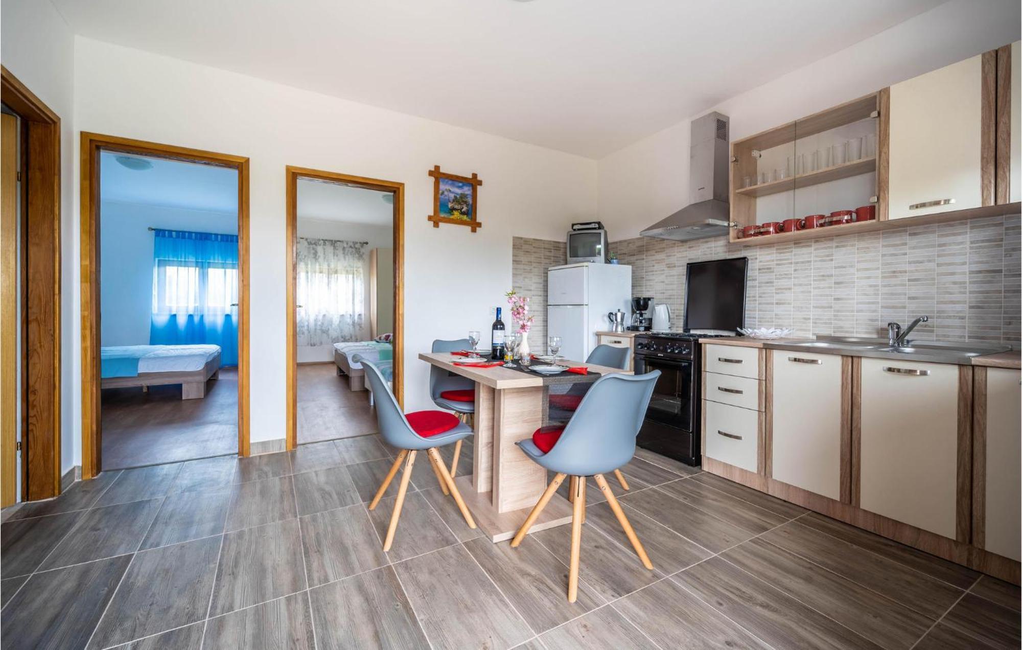 Amazing Apartment In Krnica With Kitchen Extérieur photo